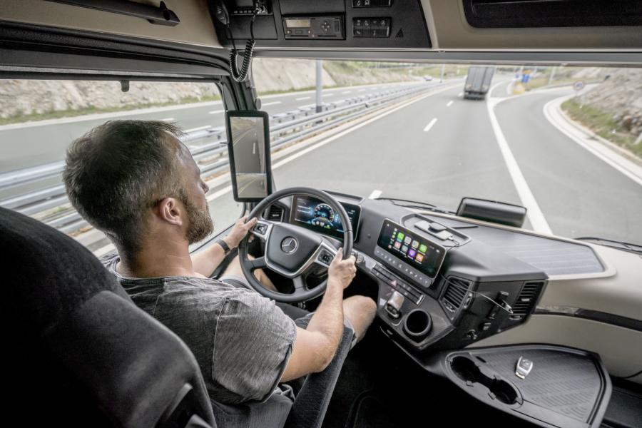 Интерьер Mercedes-Benz Actros 1863 LS 4x2 (Br.963) 2018 года  (фото 33 из 60)